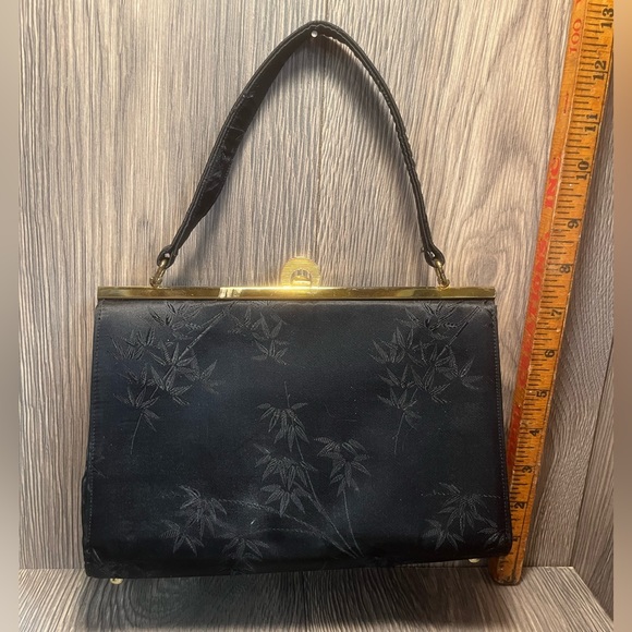 Vintage Black Embossed Lester Bags Purse - Picture 4 of 11